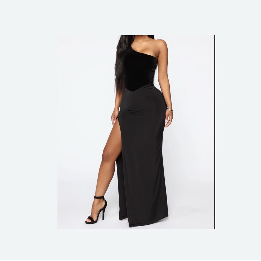 one shoulder maxi dress size S Color Black